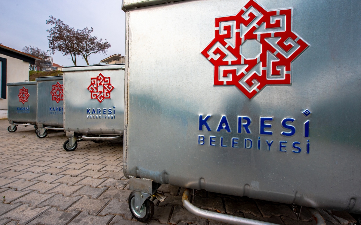 KARESİ’DE 1 YILDA 900 YENİ ÇÖP KONTEYNIRI DAĞITILDI