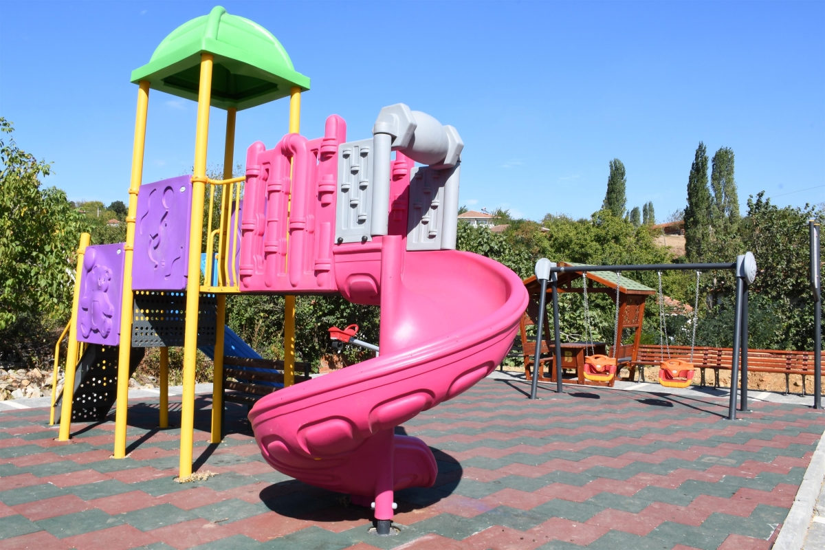 Büyükşehir’den her mahalleye oyun parkı