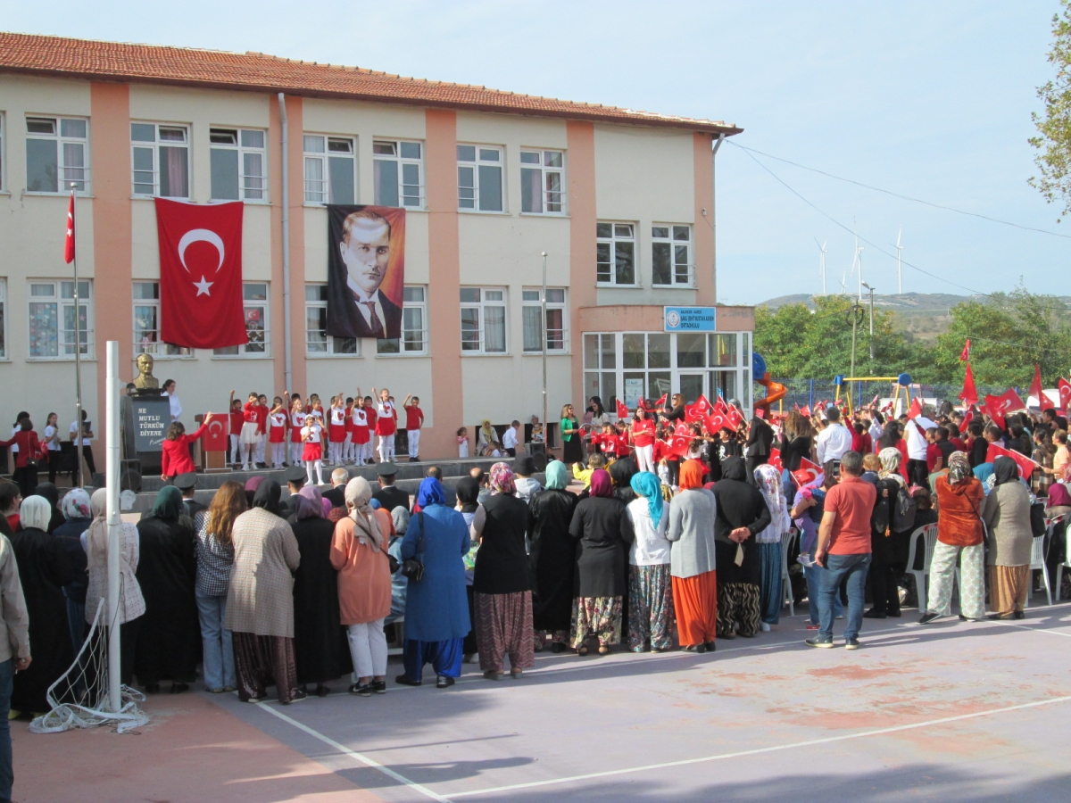 ŞAMLI’DA CUMHURİYETİN 100. YIL KUTLAMALARI MUHTEŞEMDİ