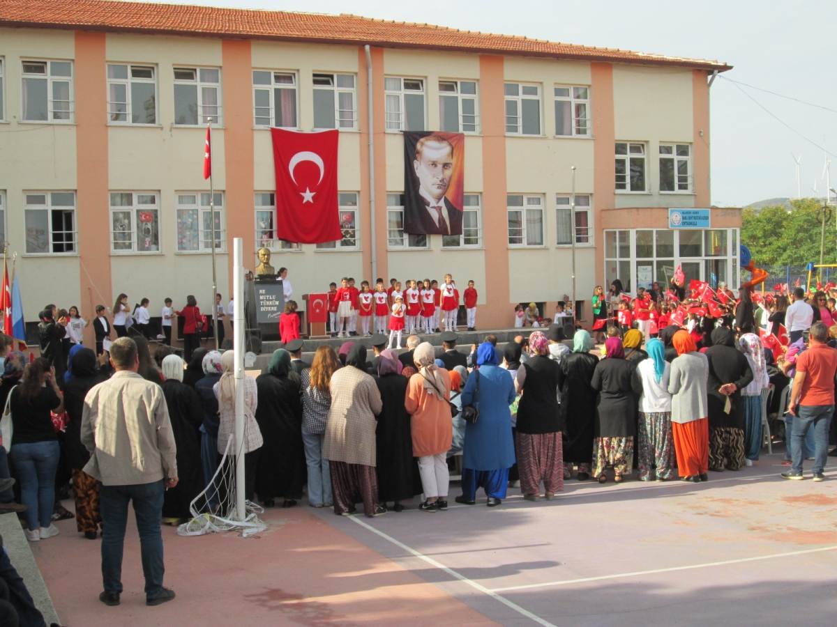 ŞAMLI’DA CUMHURİYETİN 100. YIL KUTLAMALARI MUHTEŞEMDİ
