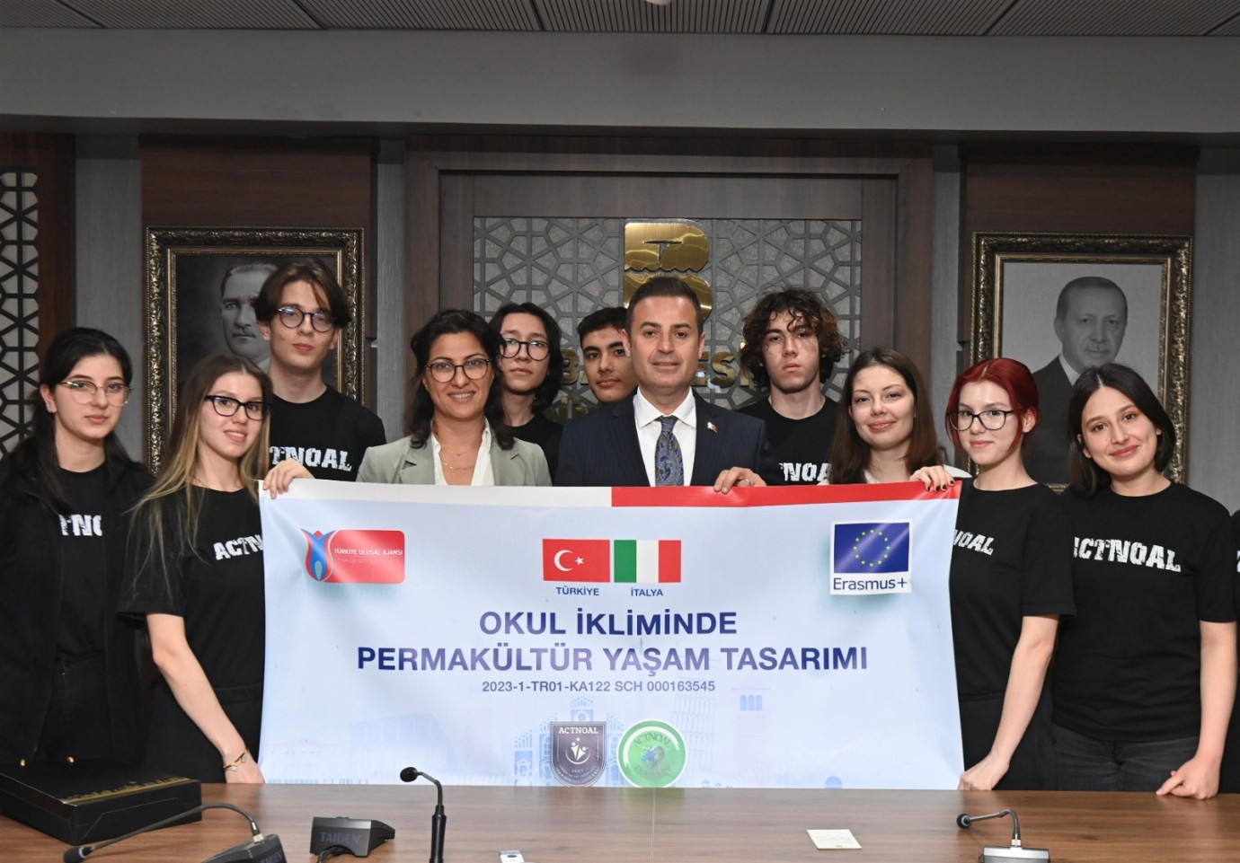 Gençler, projelerini Başkan Akın’la paylaştı