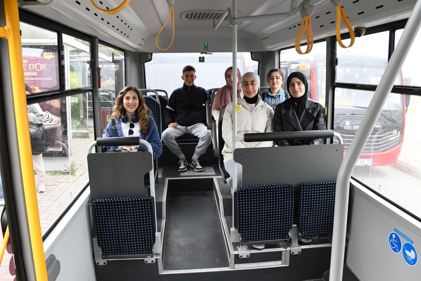 Öğrenciler, sınav yolunda ücretsiz ulaşımı 106 bin 204 kullandı