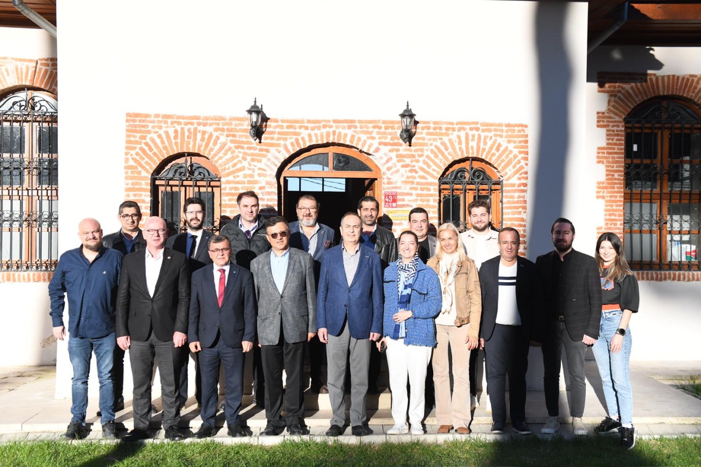 İŞ İNSANLARINDAN KONAKPINAR’A TAM NOT