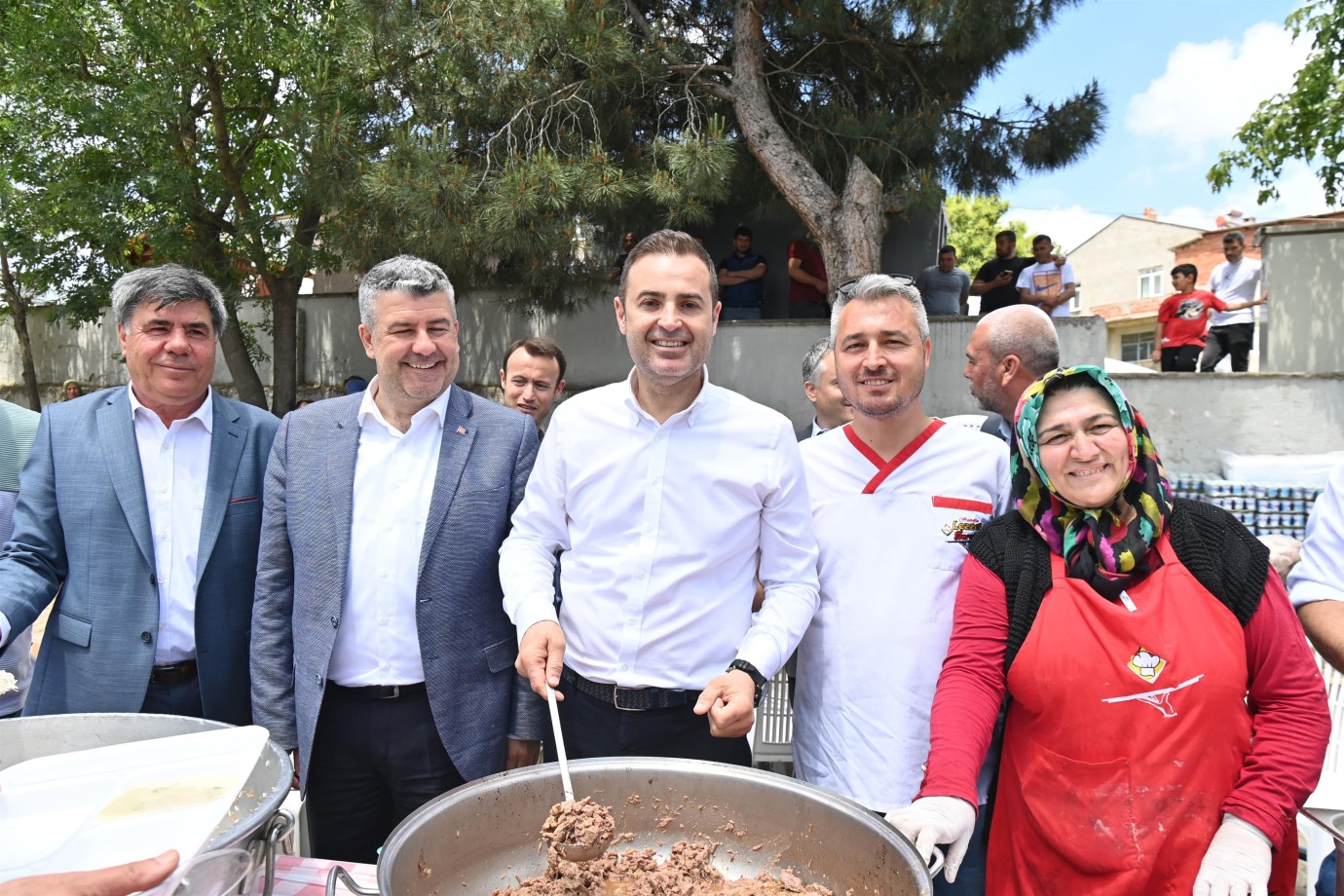 Başkan Akın, hayırlarda vatandaşlarla bir araya geldi