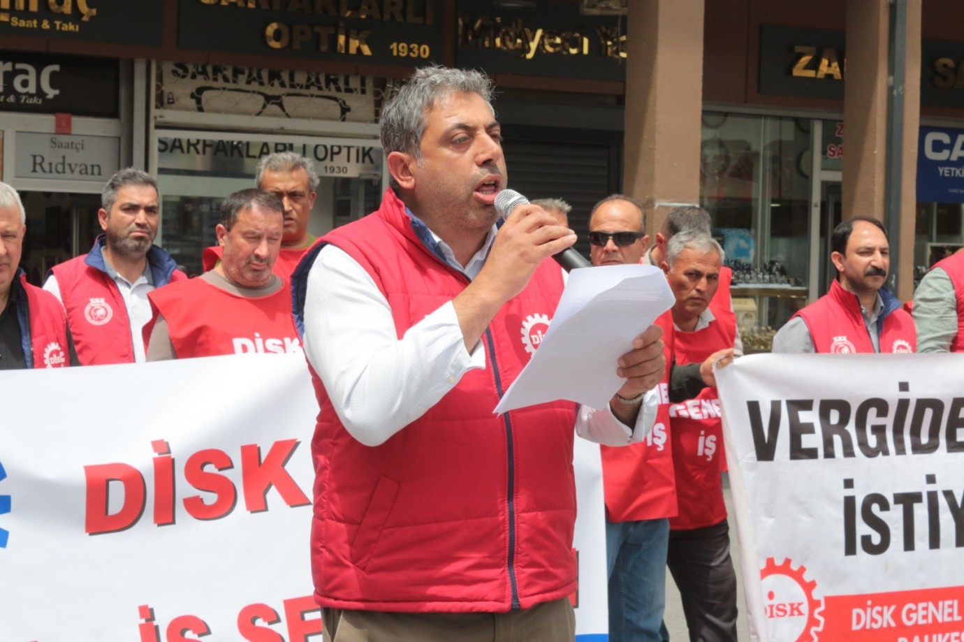 DİSK'ten Büyükşehir işçisine çağrı