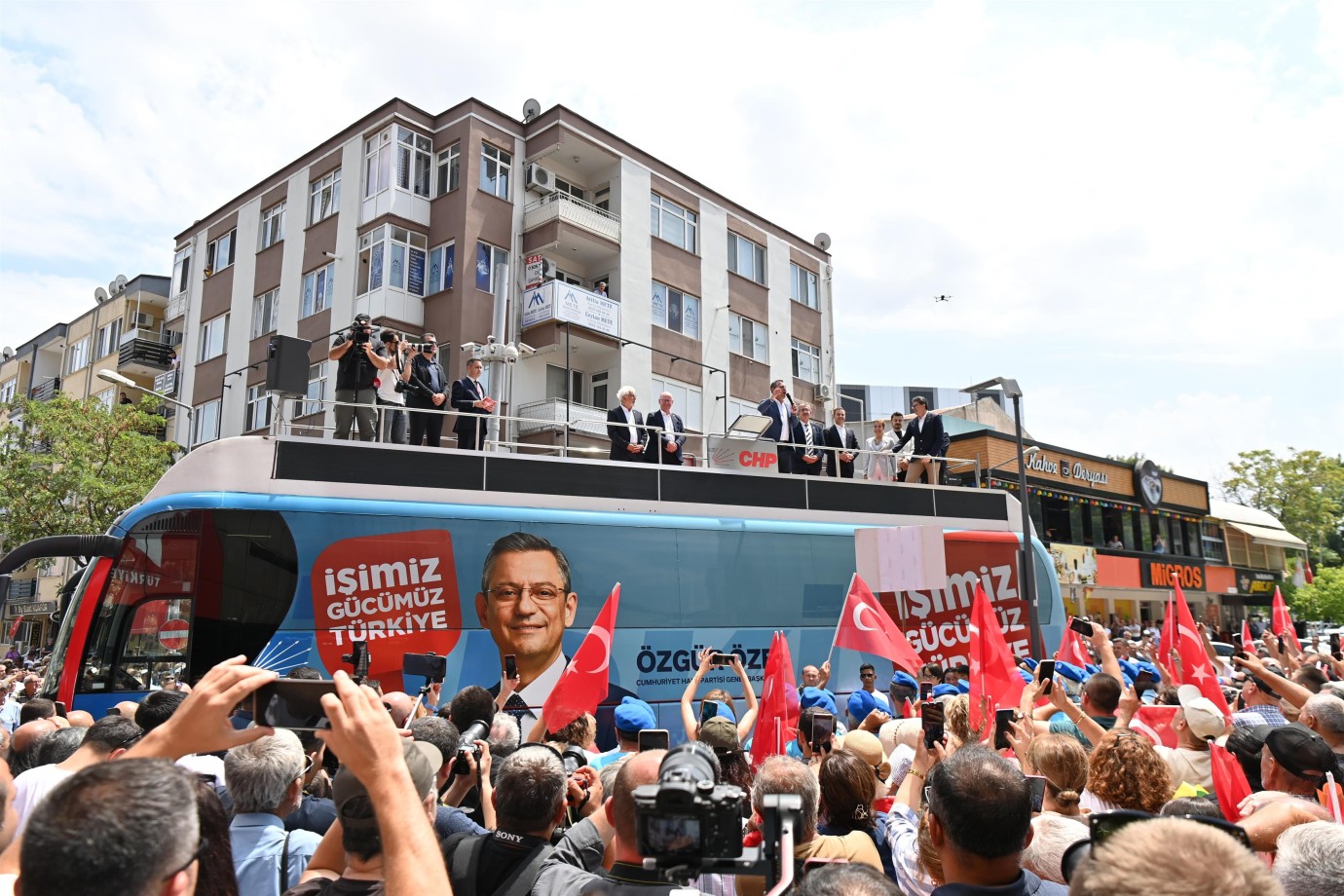 Özgür Özel, Balıkesir'de