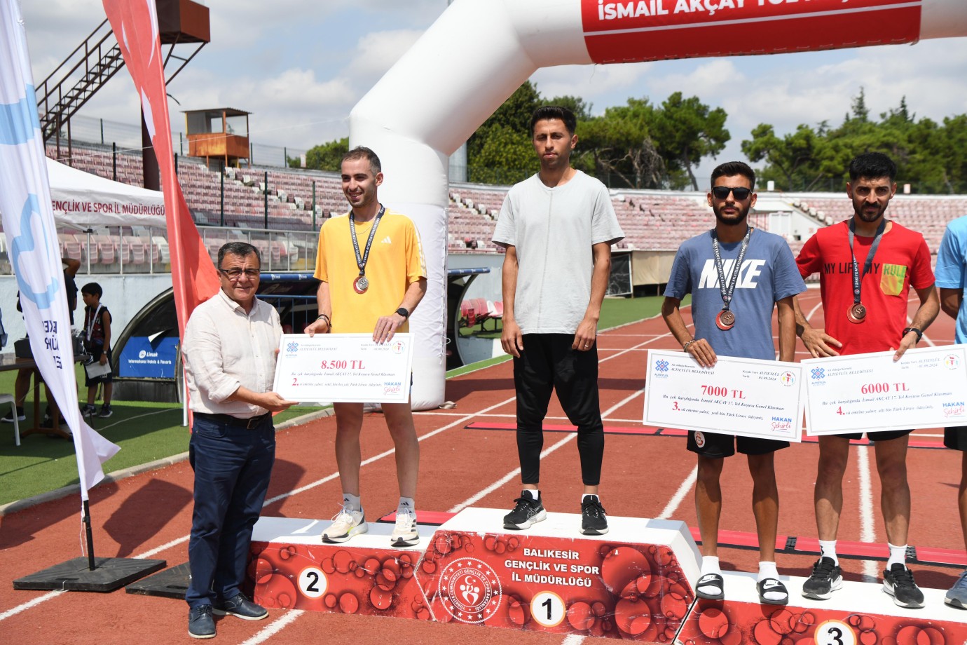 16. İsmail Akçay Yol Koşusu yapıldı