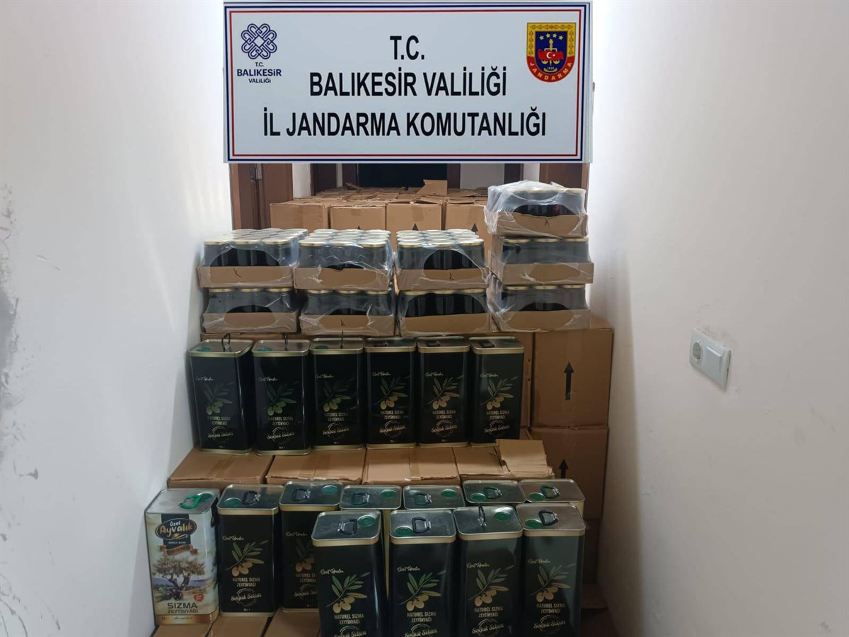 Edremit'te sahte zeytinyağı ve bal ele geçirildi