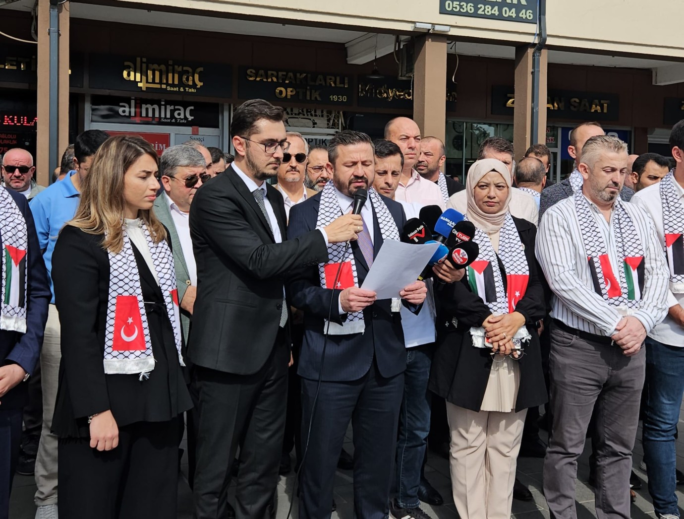 AK Parti Gazze'ye Yönelik Saldırıları Protesto Etti
