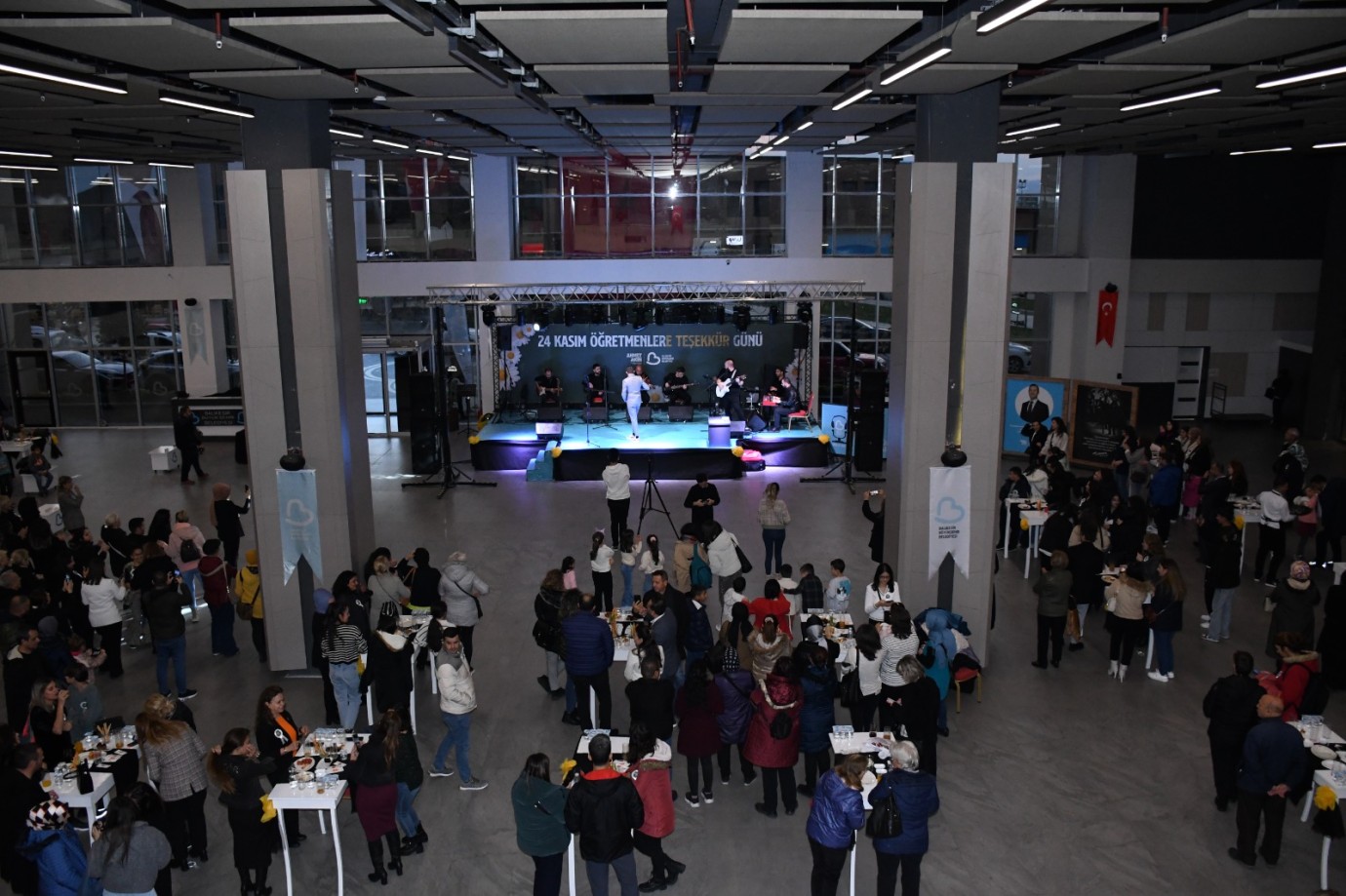Balıkesir’de öğretmenlere vefa buluşması