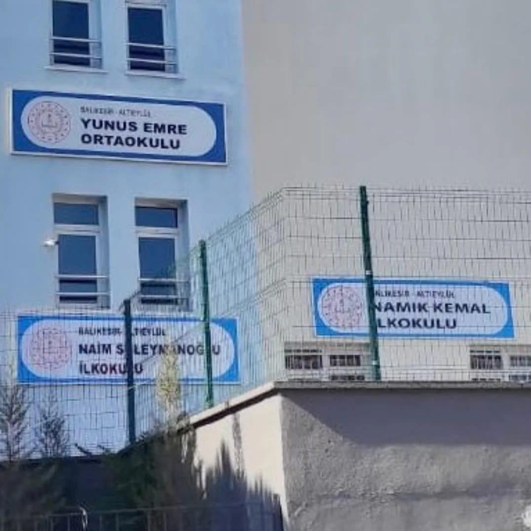 BALIKESİR’DE 1 BİNADA 3 OKUL EĞİTİM VERMEYE ÇALIŞIYOR