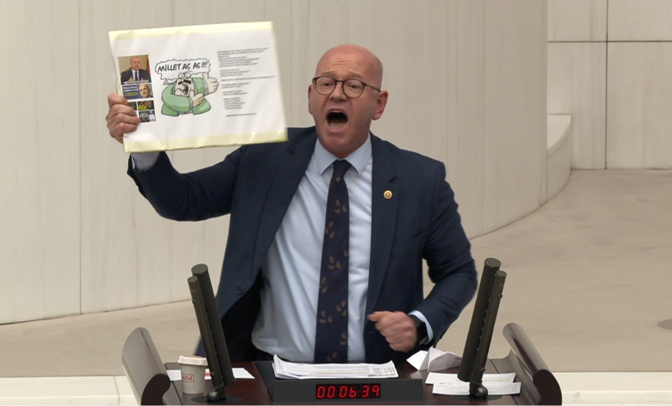 CHP’Lİ SERKAN SARI: “MİLLET AÇ, AÇ! 