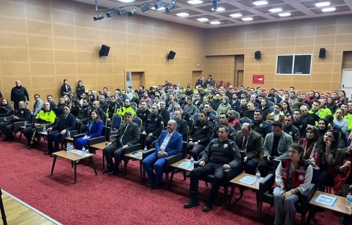 Edirne'de 'Koruyucu Aile Hizmeti' Tanıtım Toplantısı Gerçekleştirildi