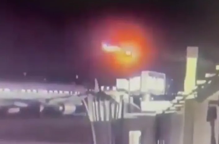 ABD'de Hava Aracı Çarpışması! Uçak ile Helikopter Karşılaştı
