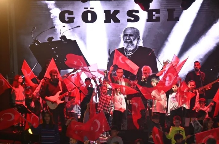 Manisa'da Ustalara Saygı Konseriyle Efsaneler Anıldı