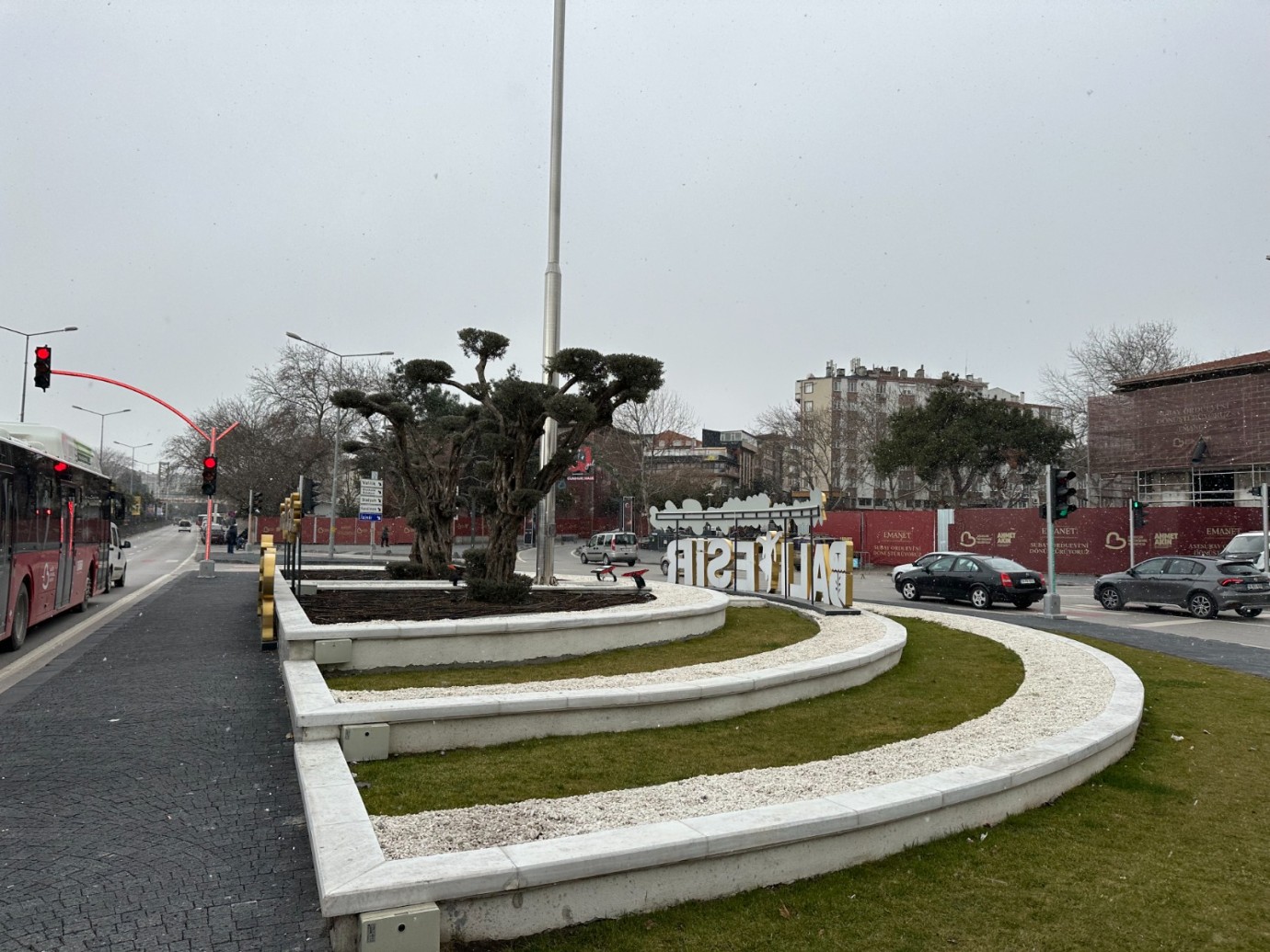 Yücel Yılmaz’ın süslü ağaçlara 590 Milyon ödemiş