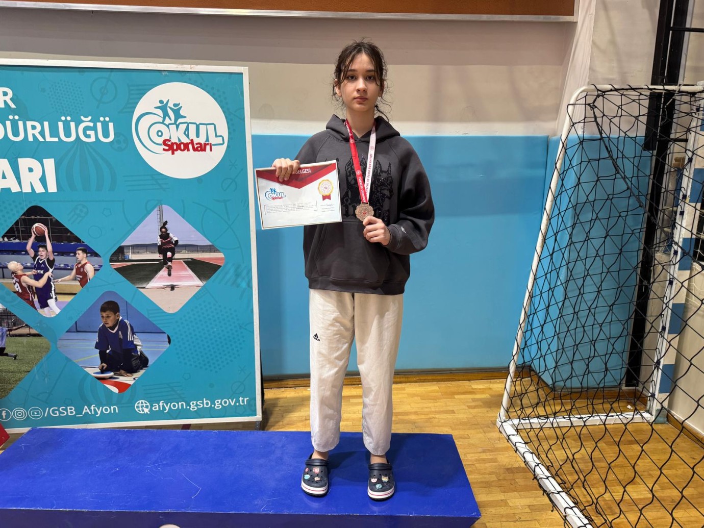 GENÇ SPORCU MADALYAYLA BALIKESİR’E DÖNDÜ
