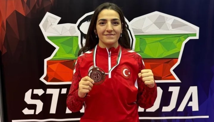 Ece Asude Ediz, Bulgaristan’dan Madalyayla Döndü