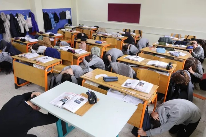 Kocaeli’de Öğrencilere Afet Farkındalığı Eğitimi Veriliyor