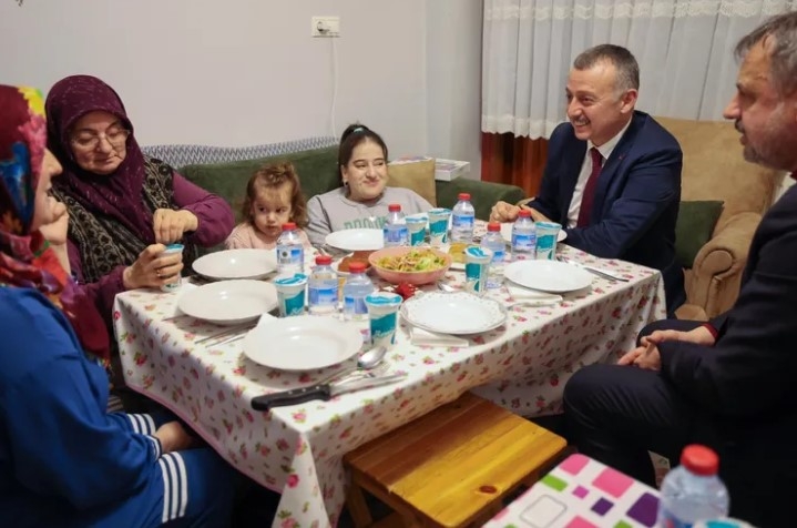 Başkan Büyükakın, Kocaeli’de Ramazan Buluşmalarını Sürdürüyor