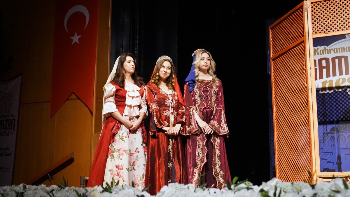 Büyükşehir’in Ramazan Etkinlikleri, &Prime;Sosyal Ailem&Prime; Komedi Gösterisiyle Son Buldu
