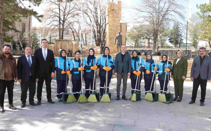Sivas’ta Şehir Temizliğine Kadınlar Katkı Sağladı