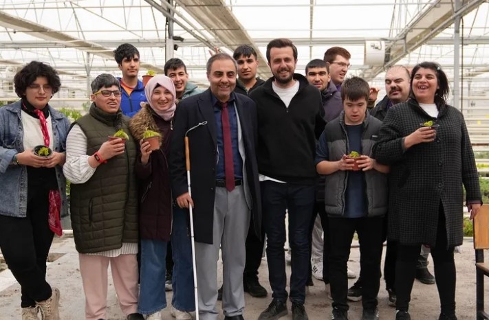 Seranın Özel Konukları Çiçek Ekti