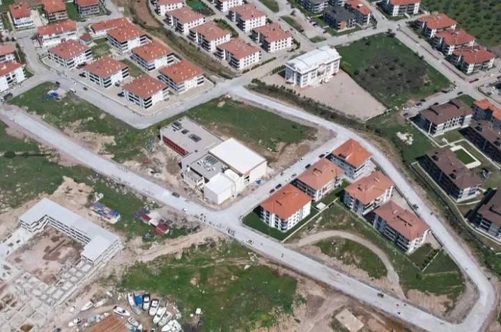 Balıkesir'de Yol Yapım Çalışmalarına Hız Verildi