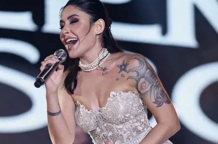Melek Mosso, Kendine Yeni Bir İsim Taktı