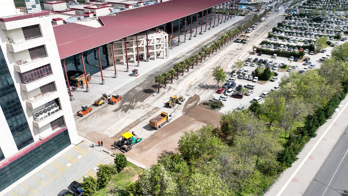 Büyükşehir, Üniversite Hastanesi'ndeki Ulaşım ve Otopark Sorunlarına Kalıcı Çözüm Sunuyor