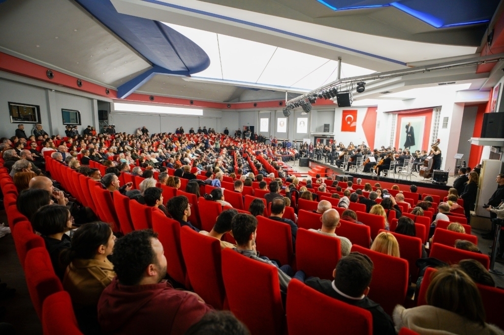 Manisa Büyükşehir Belediyesi'nden Gençlik Senfoni Orkestrası Kuruluyor