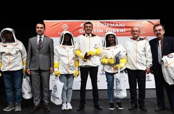 Denizli Büyükşehir’den Arıcılara Değer Katan Destek