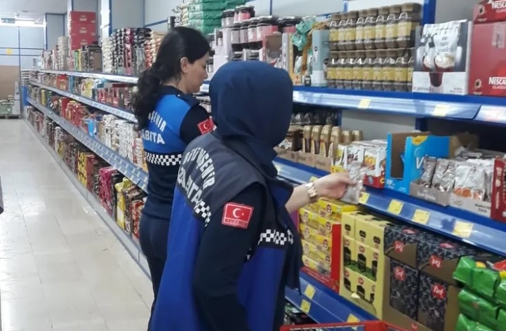 Kocaeli Zabıtasından Marketlere Sıkı Denetim