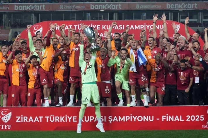 Galatasaray’dan Zafer Gecesi: Kupa Aslan’ın!
