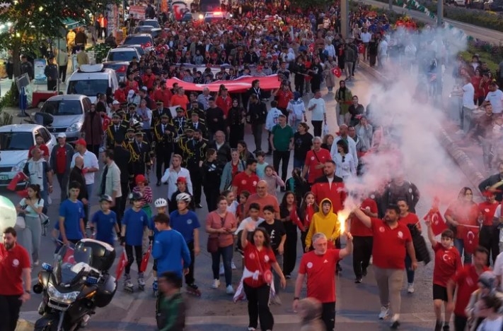 İzmit’te 19 Mayıs Coşkusu Zirveye Ulaştı