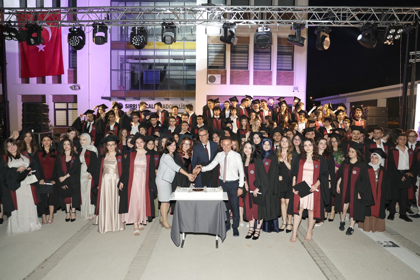SYAL 34. DÖNEM MEZUNLARINI UĞURLADI