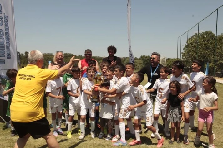 International Junior Cup’ta Şampiyonlar Taçlandı