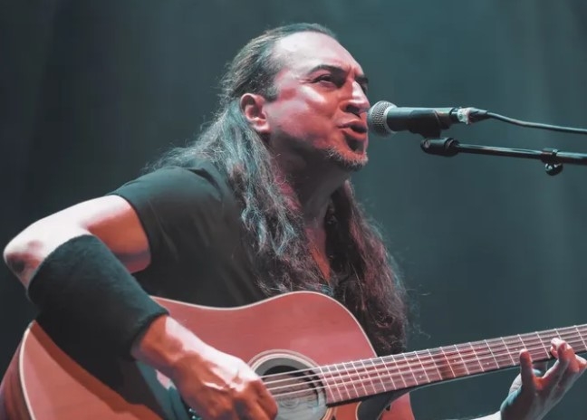 Urla, Ogün Sanlısoy’un Rock Ezgileriyle Buluşuyor

 