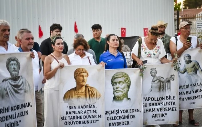 ASSİM Dernekleri Antalya Müzesi İçin Kültür Nöbetinde