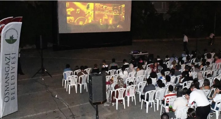 Bursa Osmangazi’de Yaz Akşamları Sinema Keyfi Başlıyor