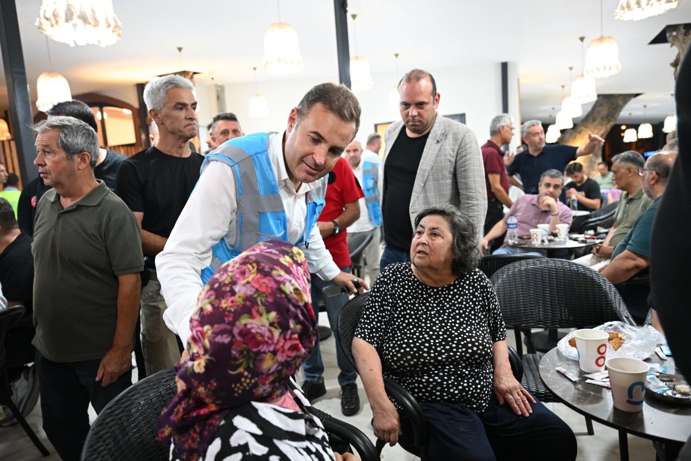 Büyükşehir 192 araç ve 516 personelle deprem bölgesinde 