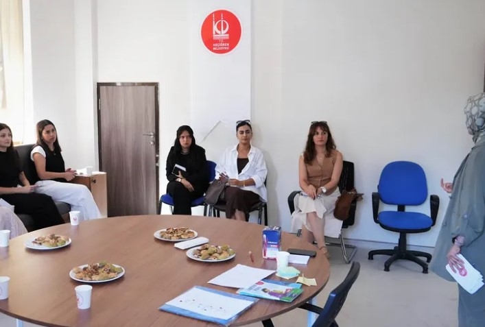 Keçiören Belediyesi’nden Velilere ve Öğrencilere Seminer Desteği