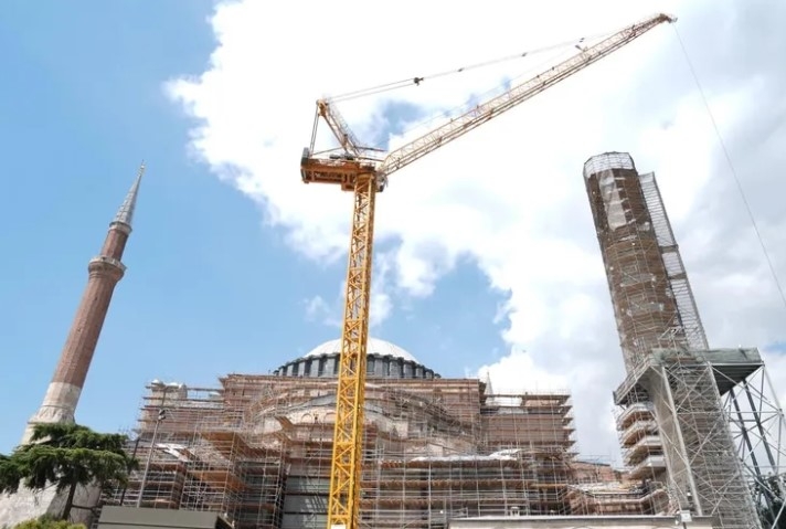 Ayasofya’da restorasyon ve güvenlik çalışmaları hızla sürüyor