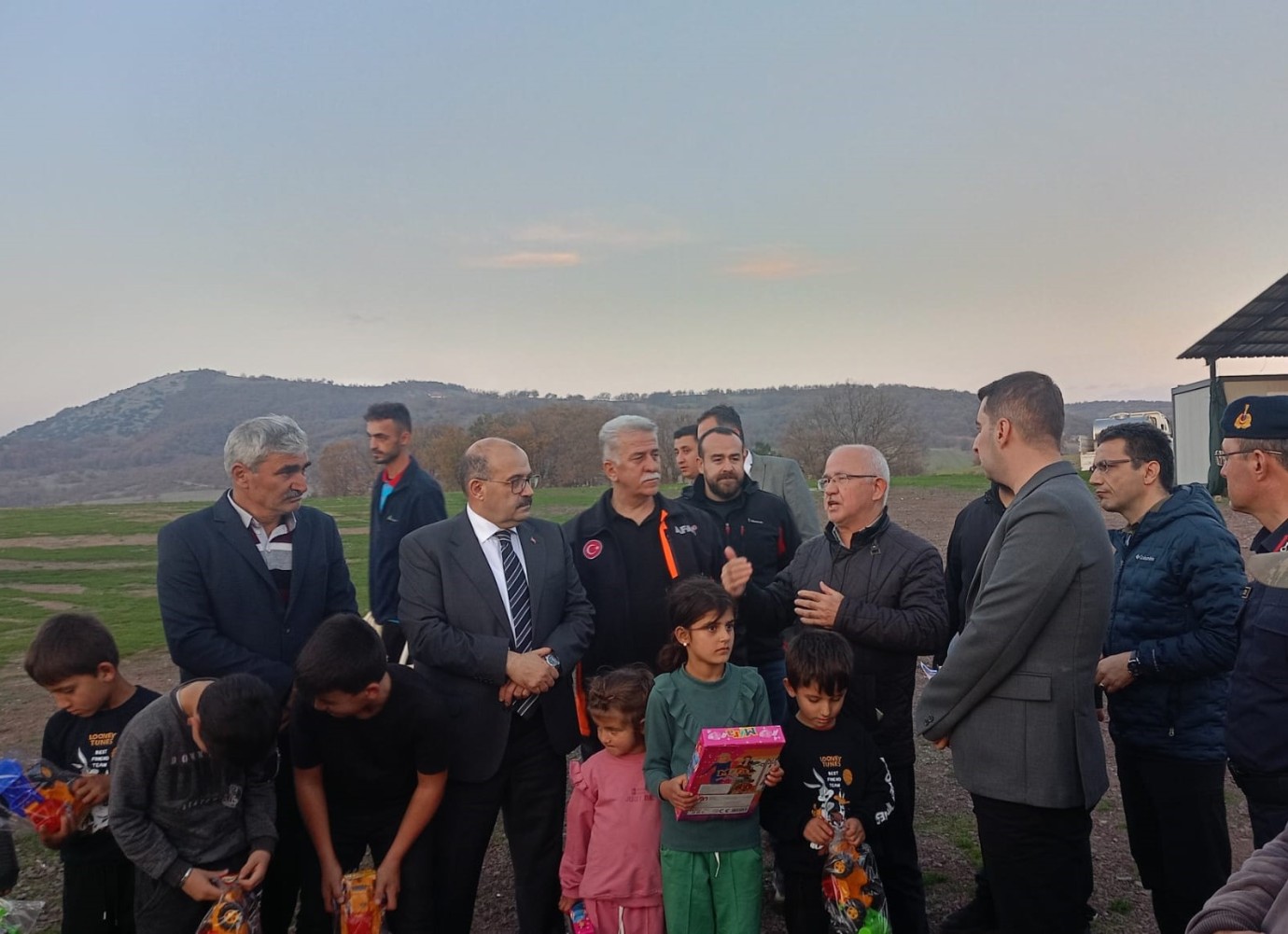 BAÜN’LÜ UZMANLARDAN, SINDIRGI DEPREM BÖLGESİNDE ARAZİ İNCELEMESİ