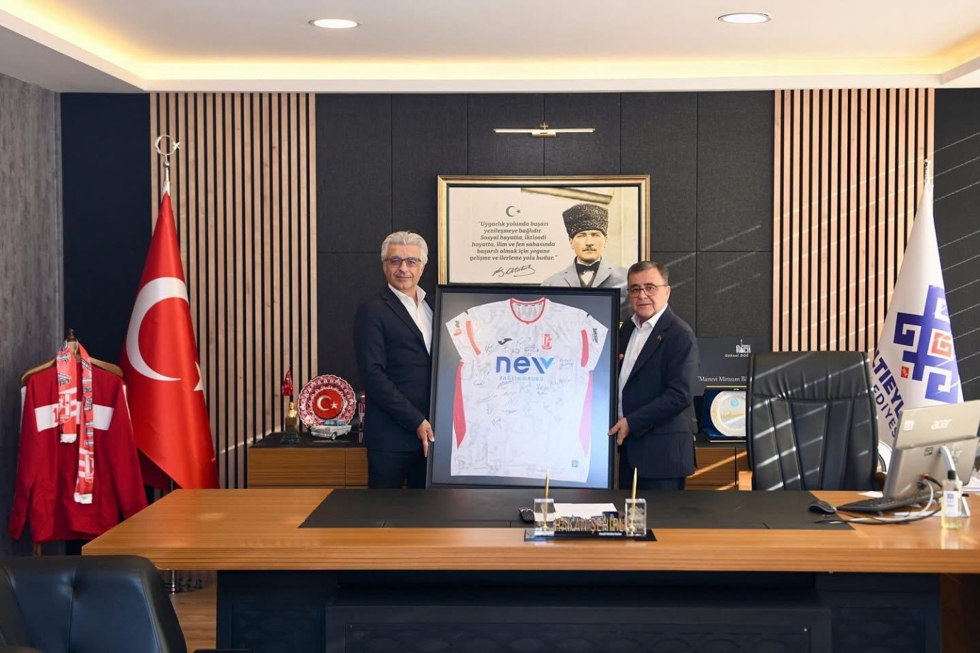 BAŞKAN HAKAN ŞEHİRLİ MAAŞINI BALKES'E BAĞIŞLADI