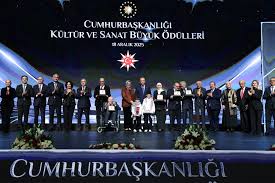 Cumhurbaşkanlığı Büyük Ödülleri Sahiplerini Buldu: Erdoğan Kültür ve Sanatı Öne Çıkardı