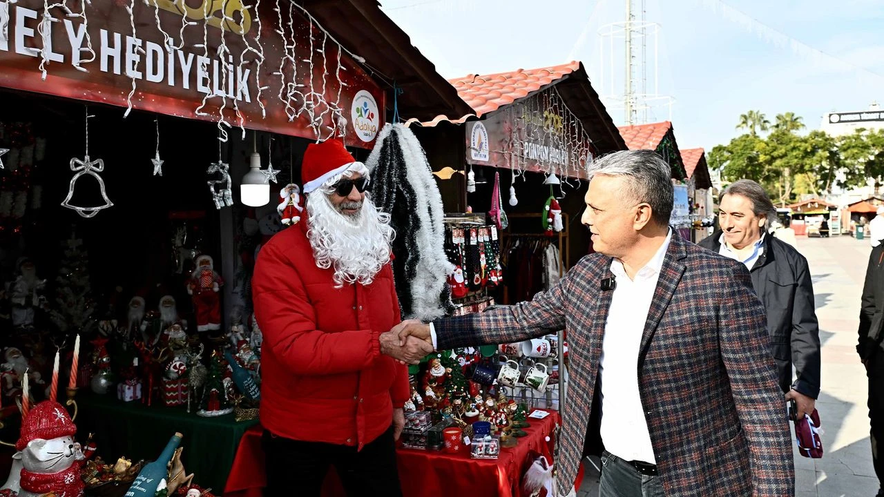 Ümit Uysal Yeni Yıl Çarşısı’nı Gezdi