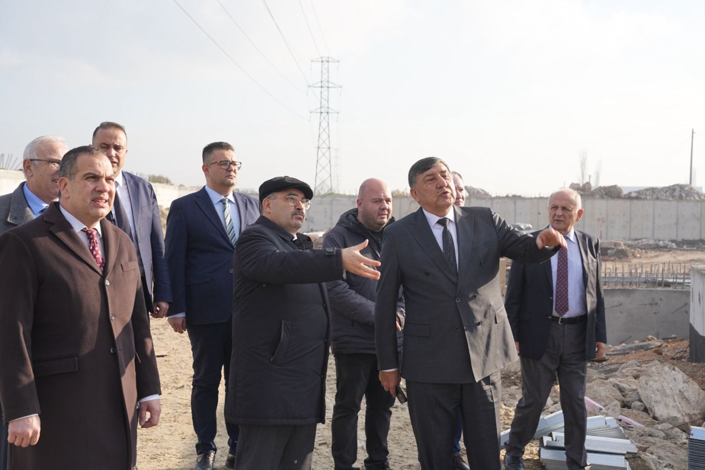 VALİ USTAOĞLU, TİCARET BORSASI’NIN STRATEJİK YATIRIMINI YERİNDE İNCELEDİ