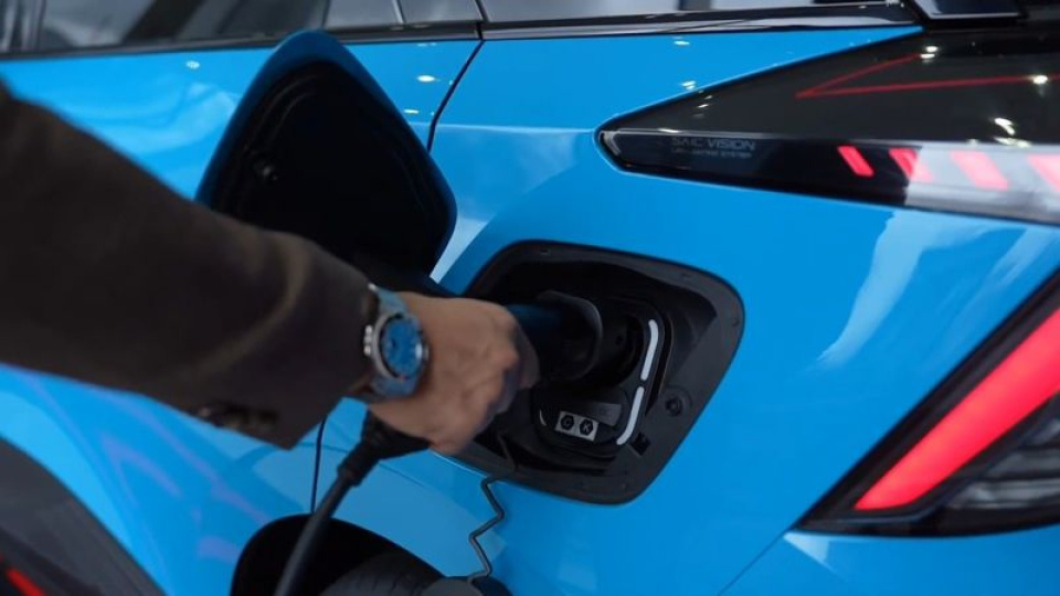 Ocak 2026’da Trafiğe Kayıtlı Taşıt Sayısı Düştü, Elektrikli ve Hibrit Araçlar Öne Çıkıyor