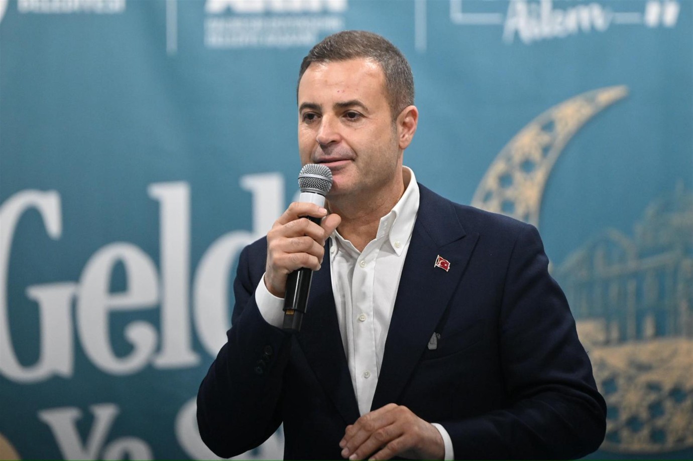 AKIN, “BİZ, BÜYÜK BİR AİLEYİZ”